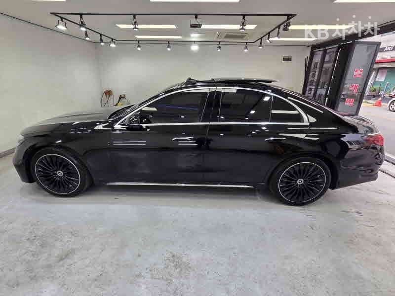 Mercedes-Benz - E-Class | E300 4MATIC AMG Line 7