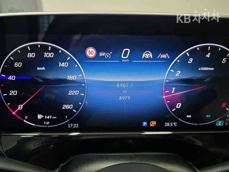 Mercedes-Benz - E-Class | E300 4MATIC AMG Line 9