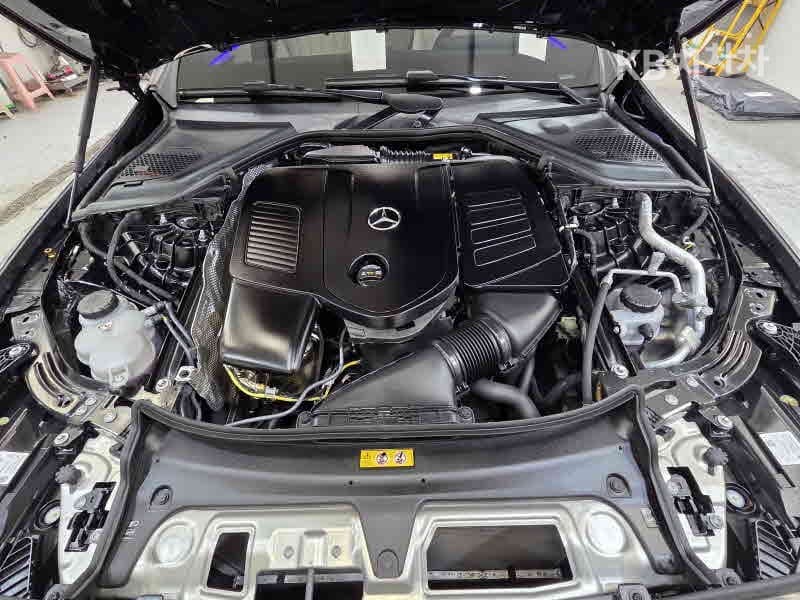 Mercedes-Benz - E-Class | E300 4MATIC AMG Line 17