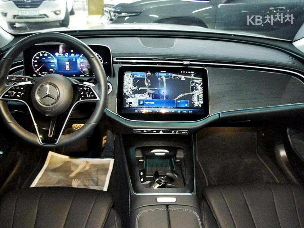 Mercedes-Benz - E-Class | E200 Avantgarde 7
