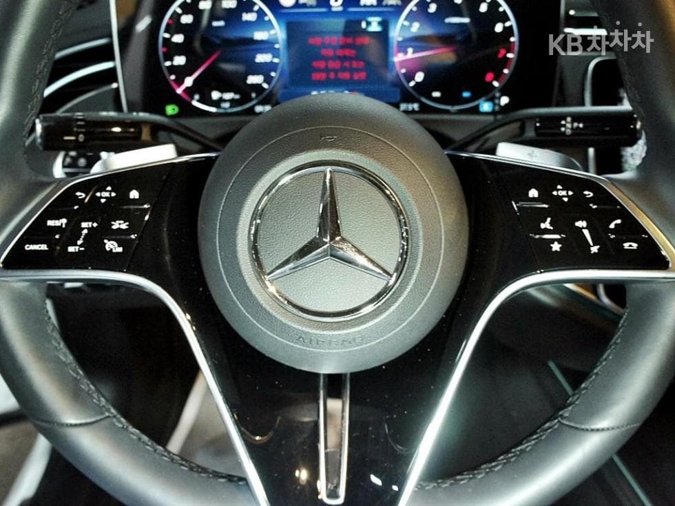 Mercedes-Benz - E-Class | E200 Avantgarde 8