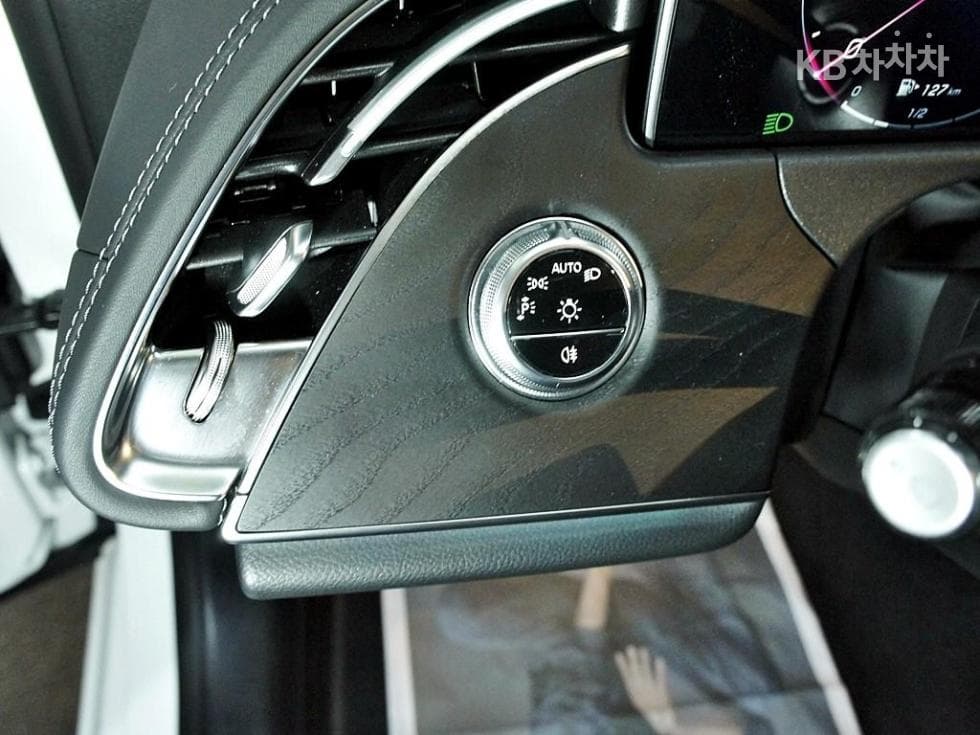 Mercedes-Benz - E-Class | E200 Avantgarde 13
