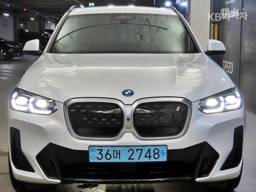BMW - X3M | iX3 Sport Package 2