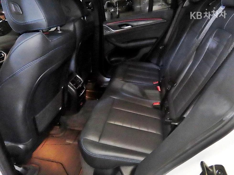 BMW - X3M | iX3 Sport Package 7