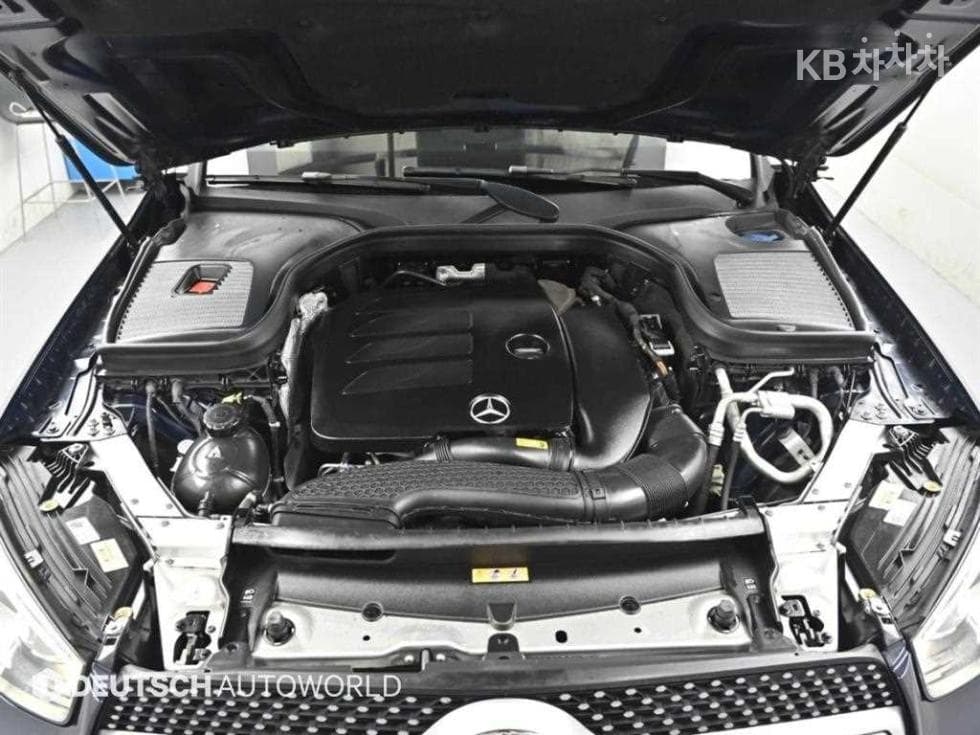 Mercedes-Benz - GLC-Class | 300 4Matic Coupe Premium 6