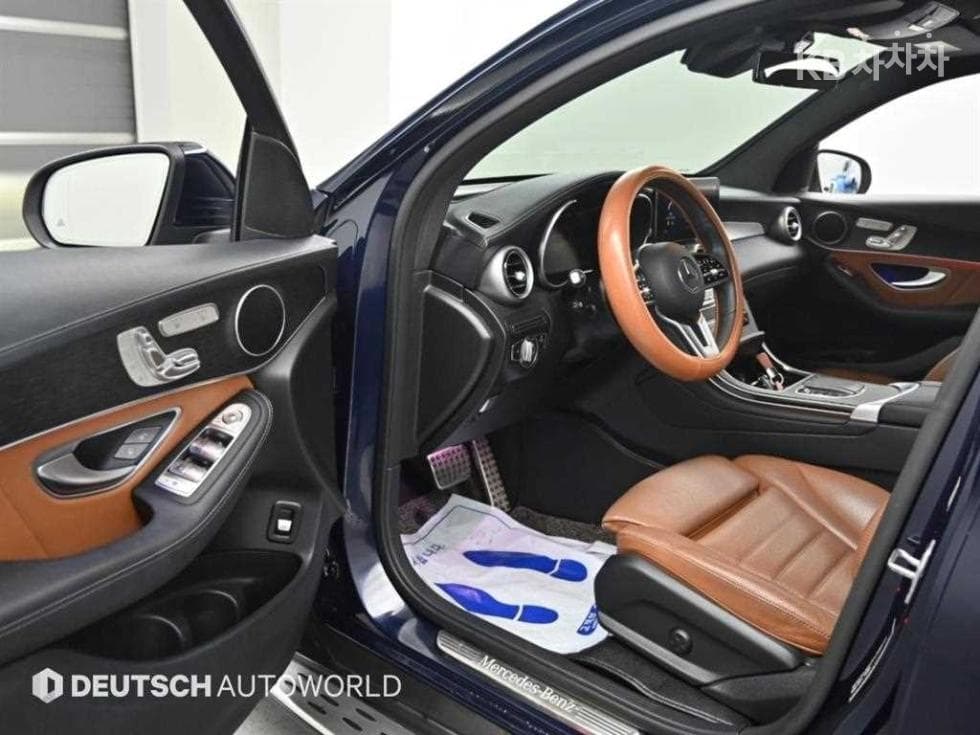 Mercedes-Benz - GLC-Class | 300 4Matic Coupe Premium 11