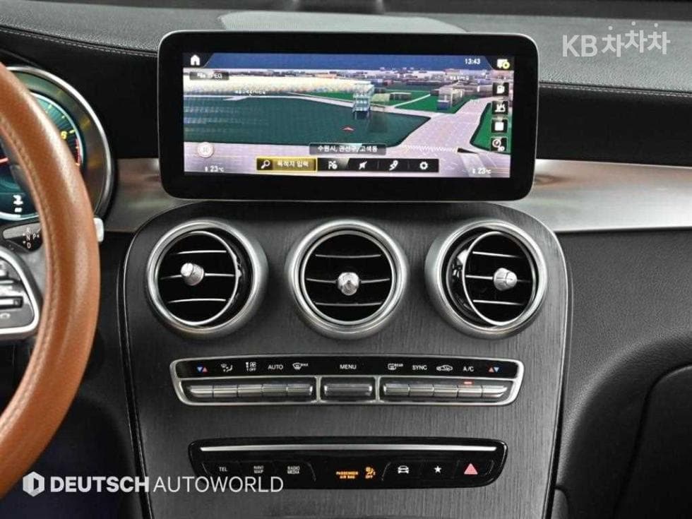 Mercedes-Benz - GLC-Class | 300 4Matic Coupe Premium 14