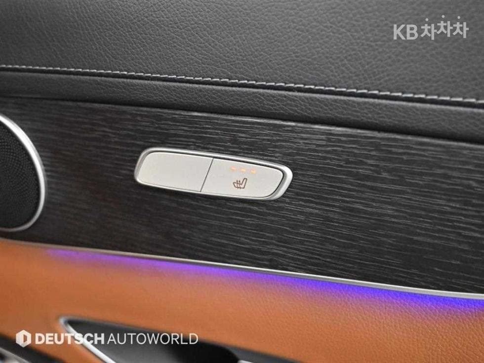 Mercedes-Benz - GLC-Class | 300 4Matic Coupe Premium 16