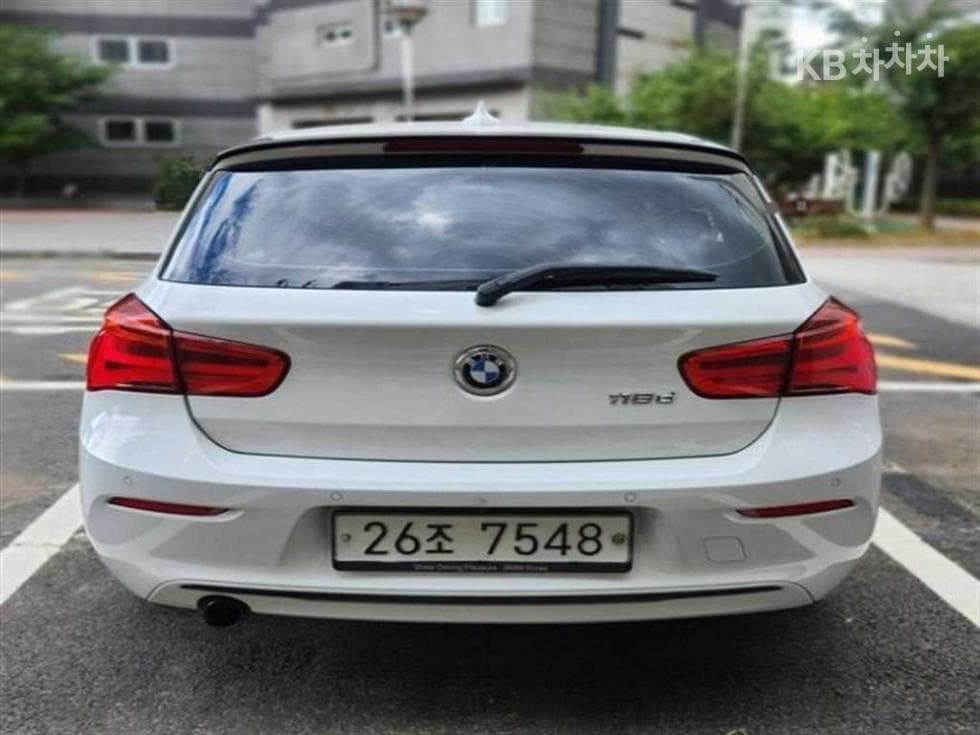 BMW - 1-Series | New 118 Sport Special 2