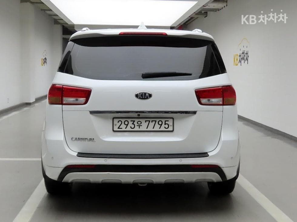 Kia - Карнивал | All New 9Seater 2.2 Diesel Luxury 3
