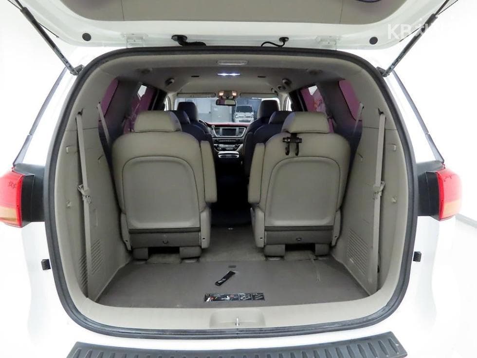 Kia - Карнивал | All New 9Seater 2.2 Diesel Luxury 5