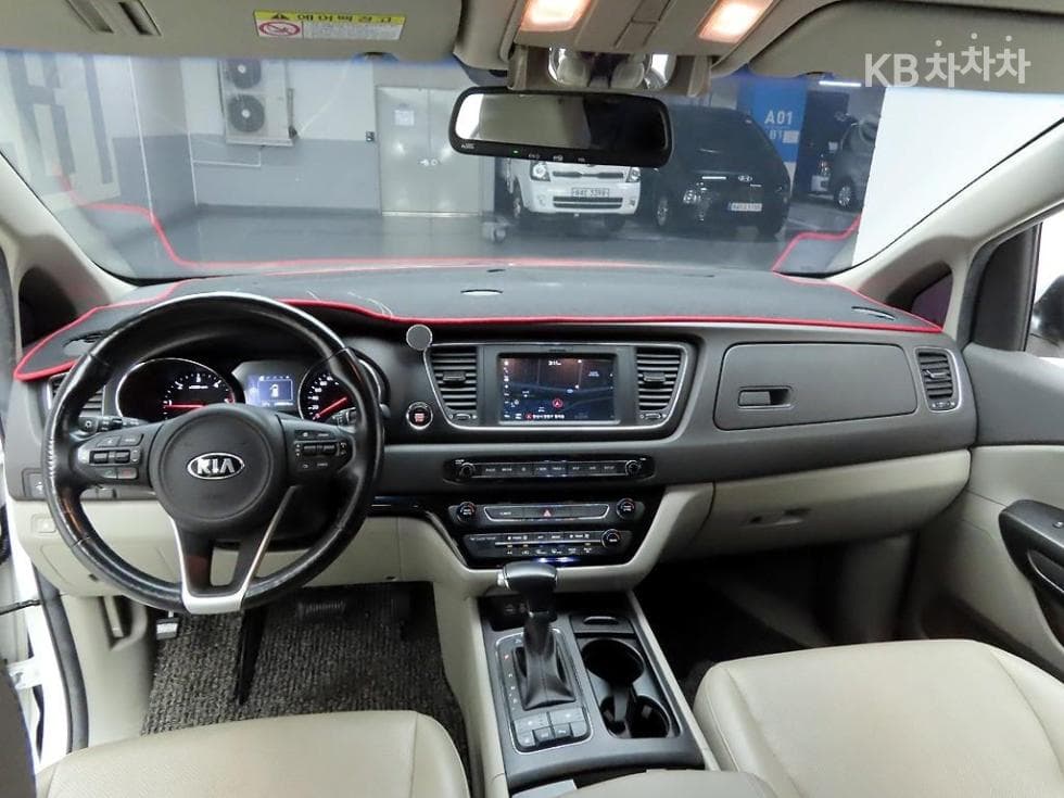 Kia - Карнивал | All New 9Seater 2.2 Diesel Luxury 7