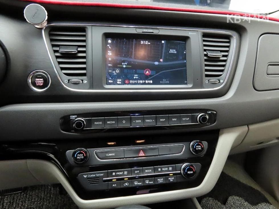 Kia - Карнивал | All New 9Seater 2.2 Diesel Luxury 10