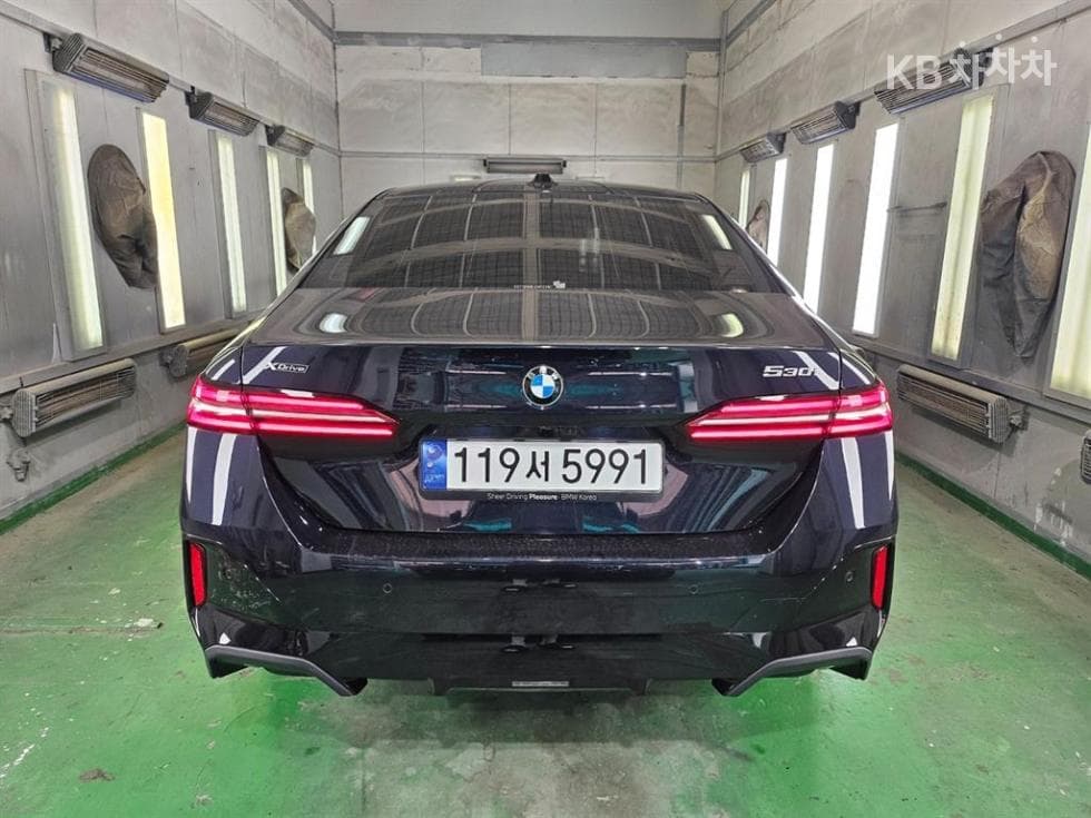 BMW - 5-Series | New 530 xDrive M Sport 2