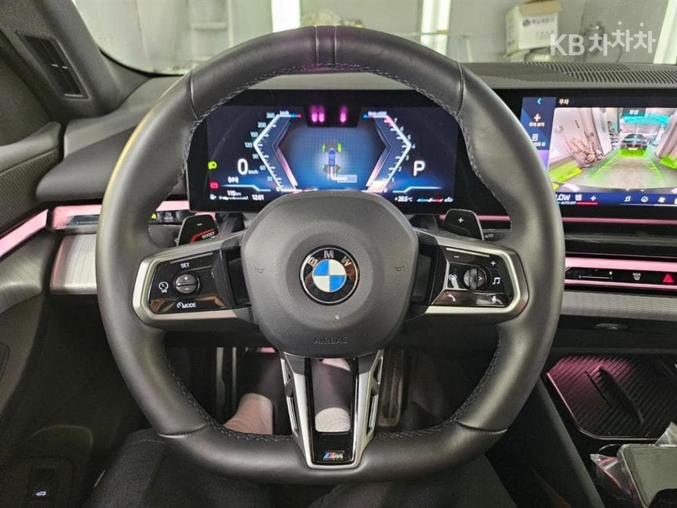 BMW - 5-Series | New 530 xDrive M Sport 4