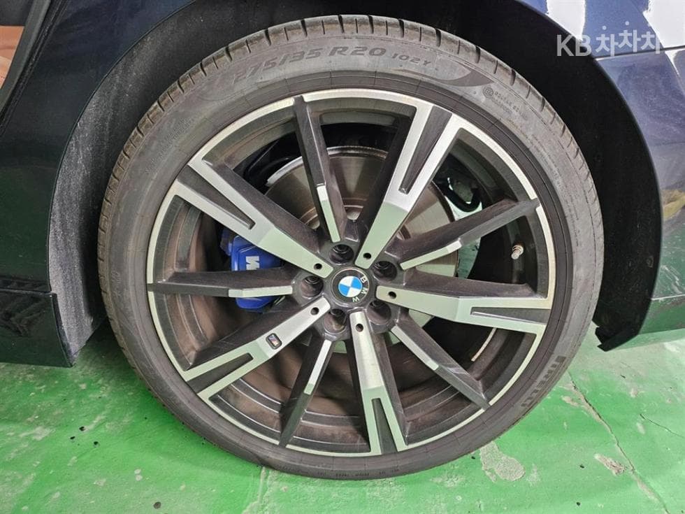 BMW - 5-Series | New 530 xDrive M Sport 14
