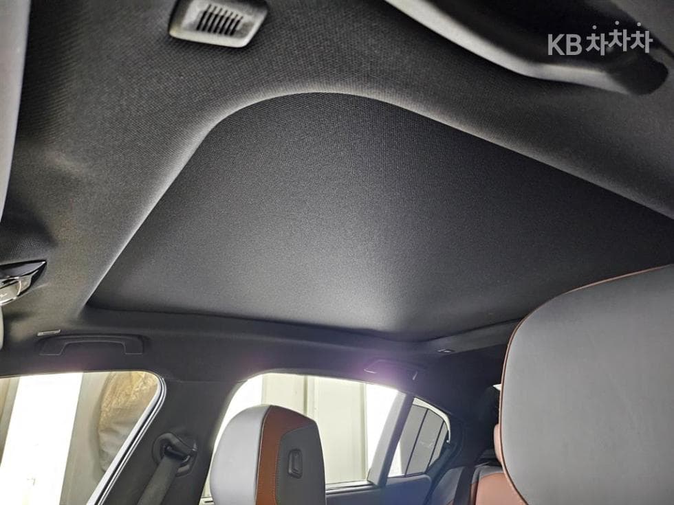 BMW - 5-Series | New 530 xDrive M Sport 15