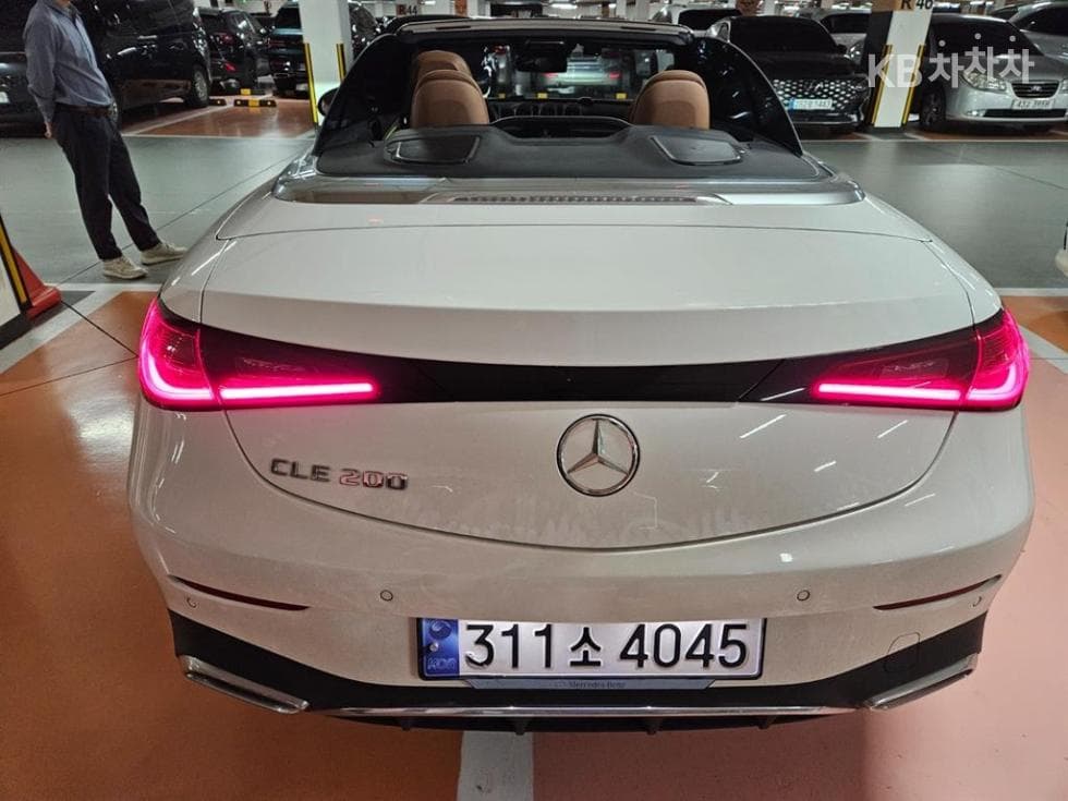 Mercedes-Benz - CLE-Class | 200 Cabriolet Base 4