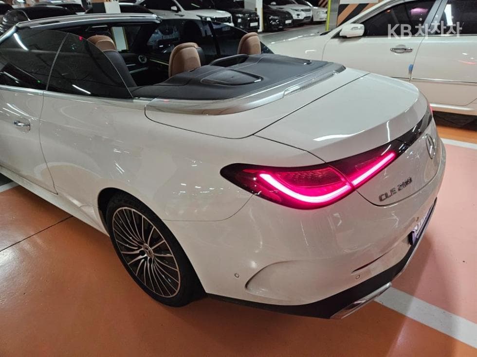 Mercedes-Benz - CLE-Class | 200 Cabriolet Base 6