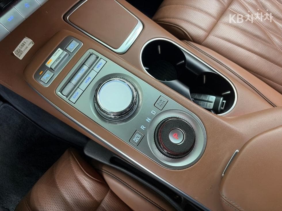 Genesis - GV70 | Gasoline 2.5T AWD 8