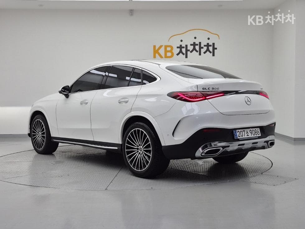 مرسيدس - GLC-Class | 300 4Matic Coupe AMG Line 3