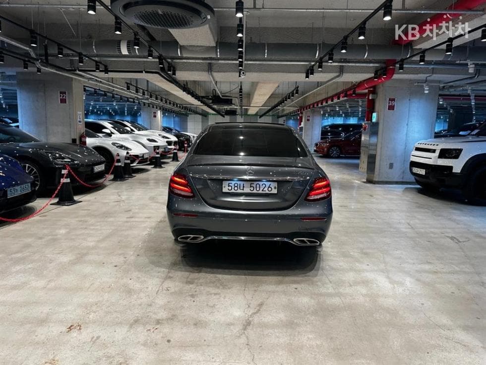 مرسيدس - E-Class | E300 AMG Line 5