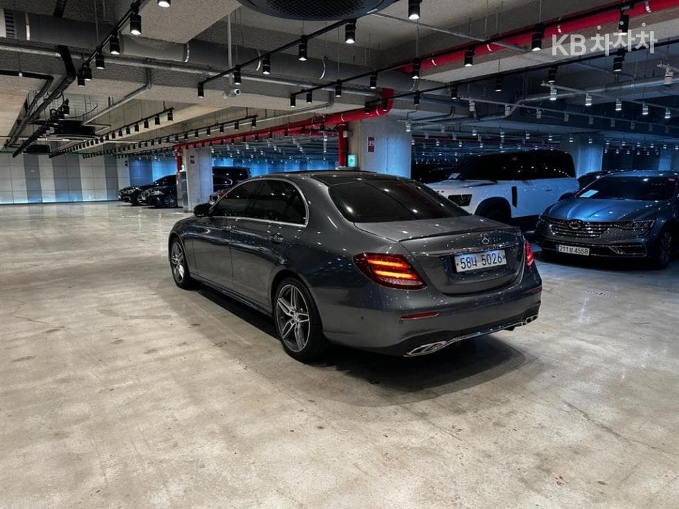 مرسيدس - E-Class | E300 AMG Line 6