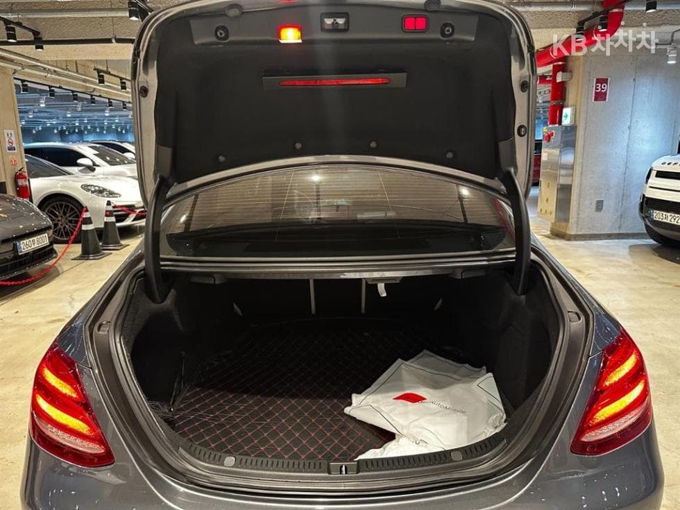 مرسيدس - E-Class | E300 AMG Line 7