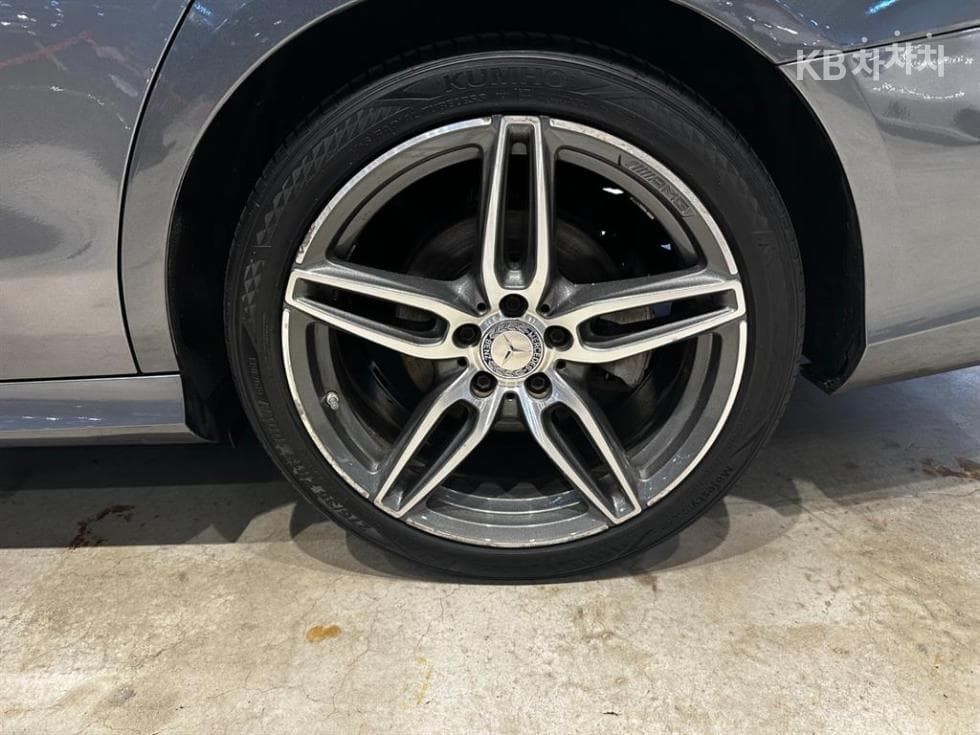 مرسيدس - E-Class | E300 AMG Line 8