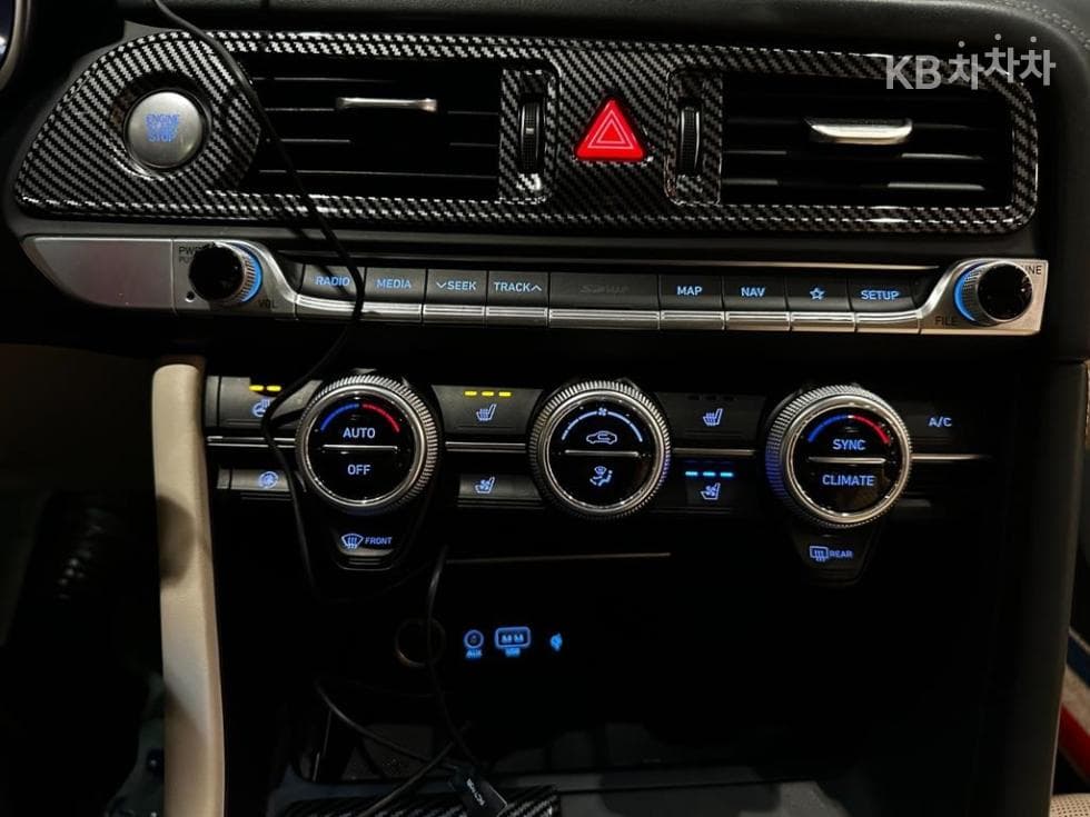 Genesis - G70 | SPORT 3.3T SPORT AWD Prestige 18