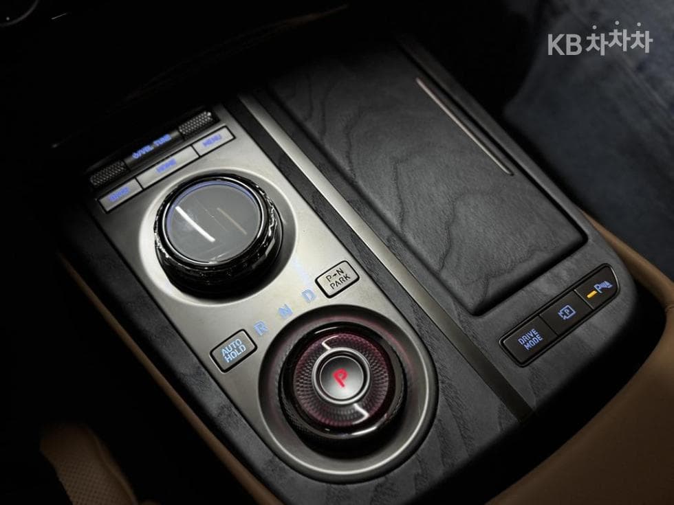 Genesis - G80 | 3.5 T-GDi AWD 9