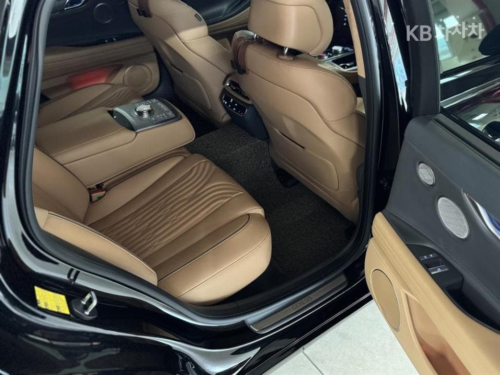 Genesis - G80 | 3.5 T-GDi AWD 12