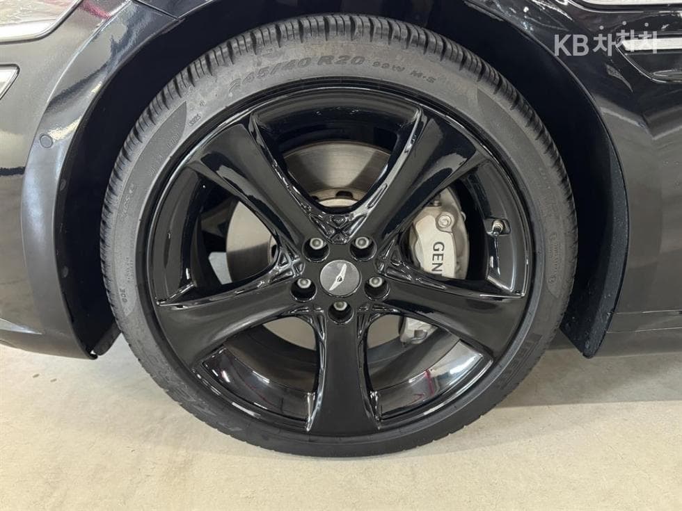 Genesis - G80 | 3.5 T-GDi AWD 17