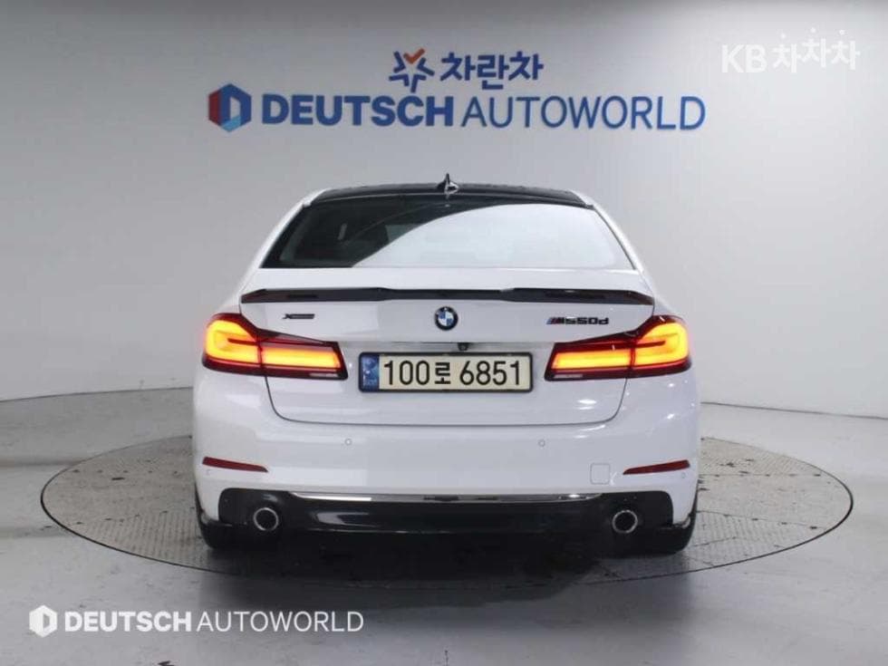 BMW - 5-Series | All New 520 Luxury Special Edition 4