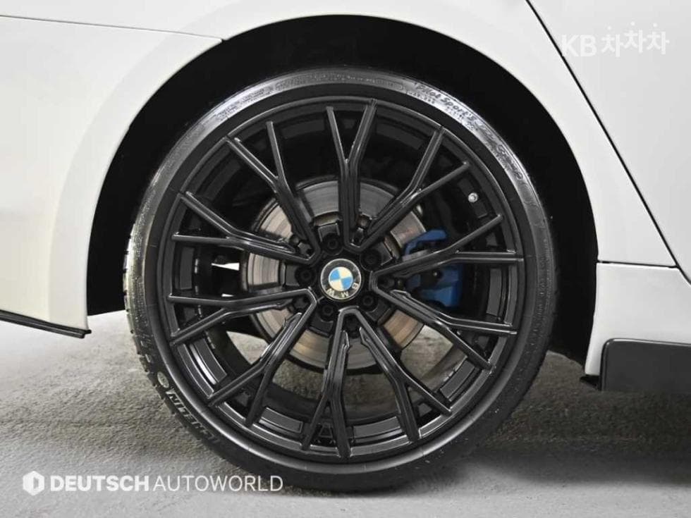 BMW - 5-Series | All New 520 Luxury Special Edition 5