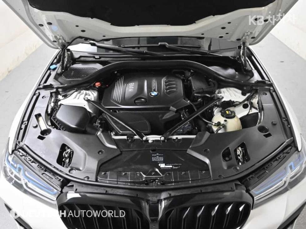 BMW - 5-Series | All New 520 Luxury Special Edition 6