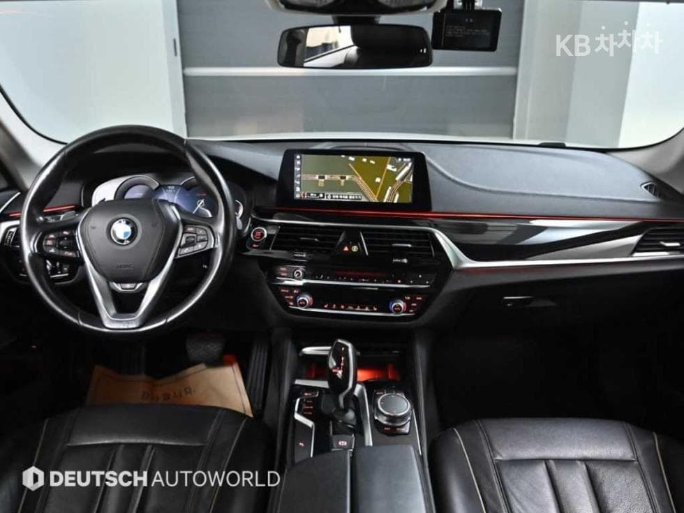 BMW - 5-Series | All New 520 Luxury Special Edition 7