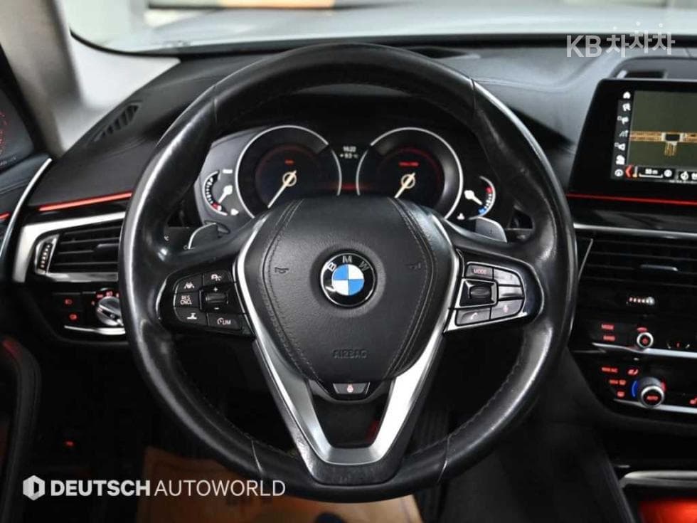 BMW - 5-Series | All New 520 Luxury Special Edition 13