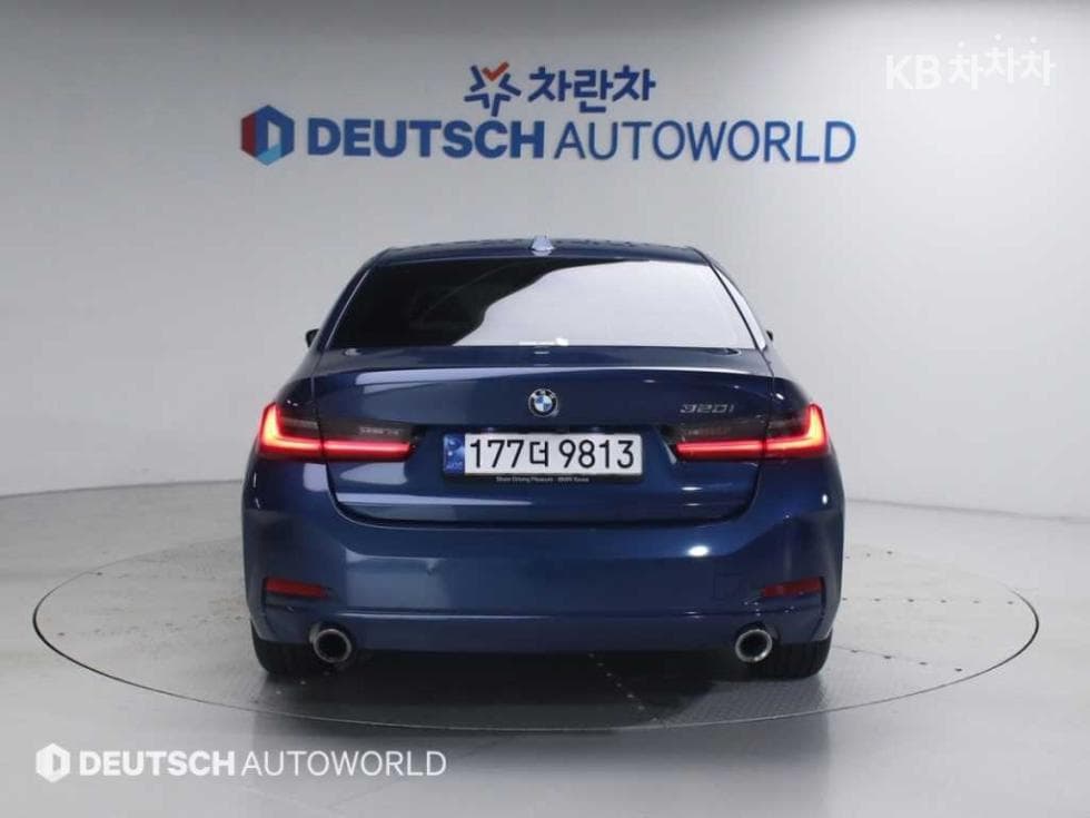 BMW - 3-Series | 320 Base 4