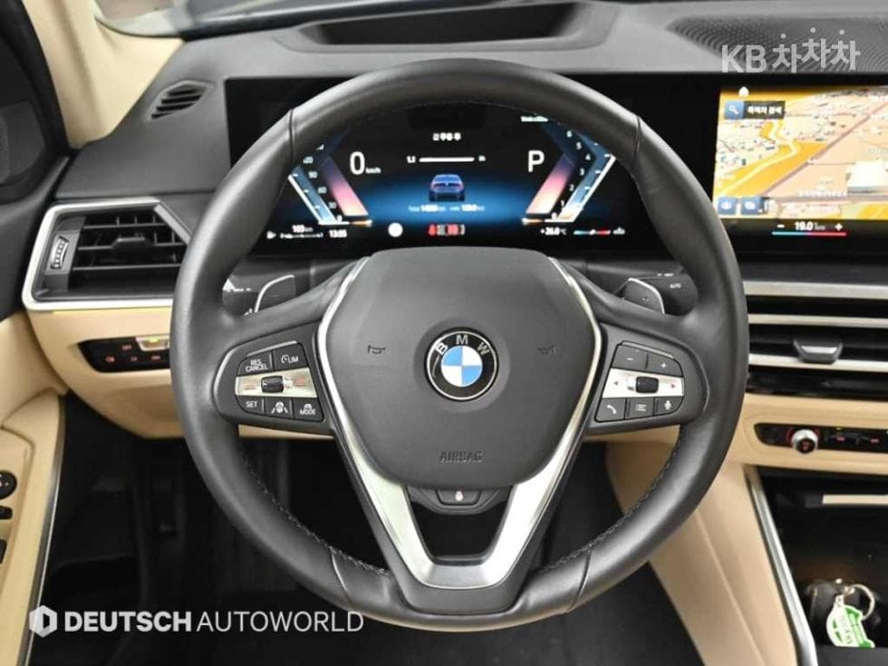 BMW - 3-Series | 320 Base 13