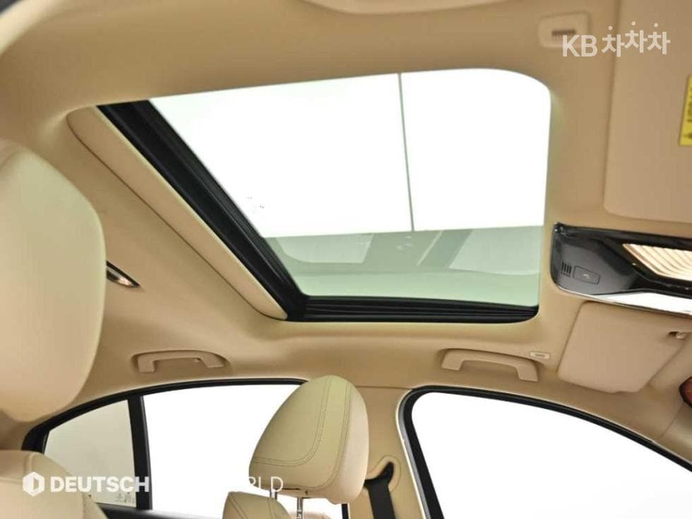 BMW - 3-Series | 320 Base 18