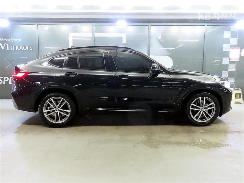 BMW - X4 | New xDrive 20 M Sport Pakage 3