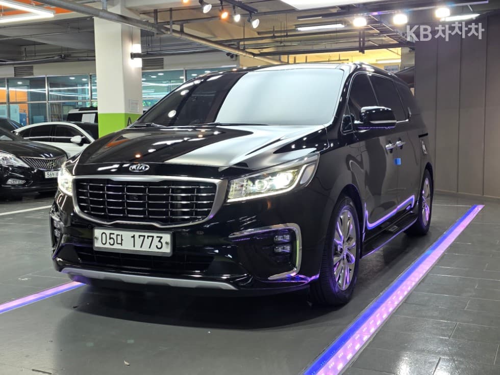 Kia Carnival