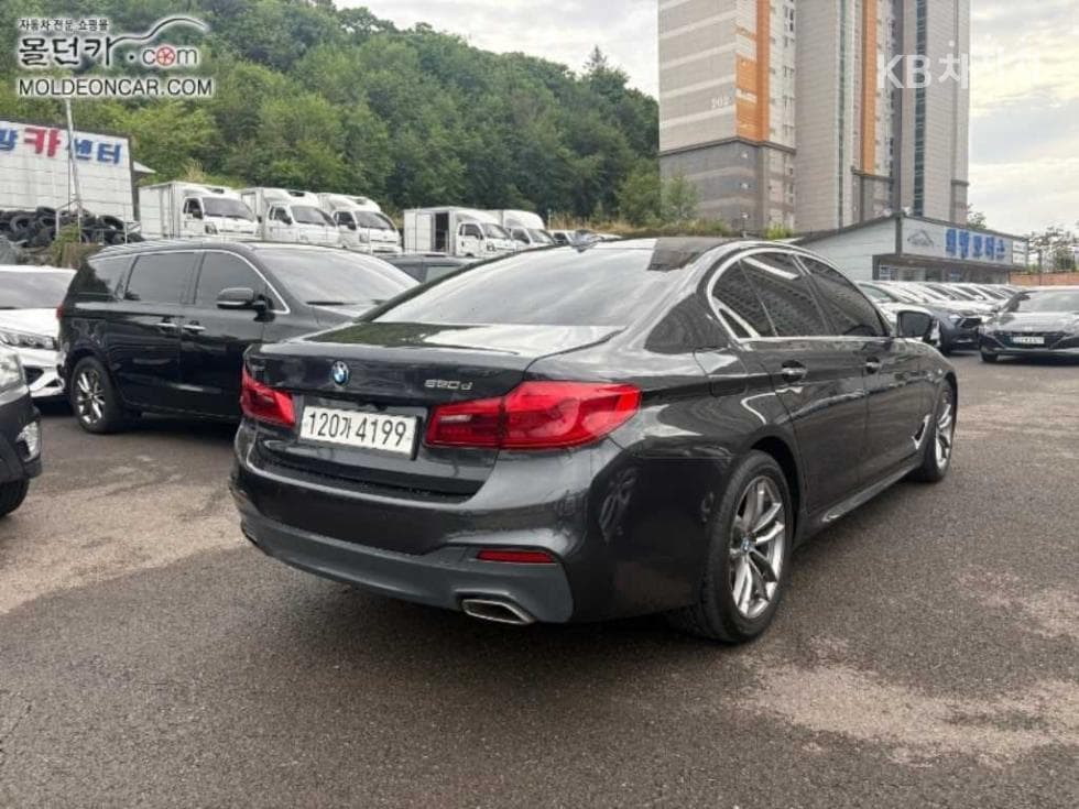 BMW - 5-Series | All New 520 xDrive M Sport Package Plus 3