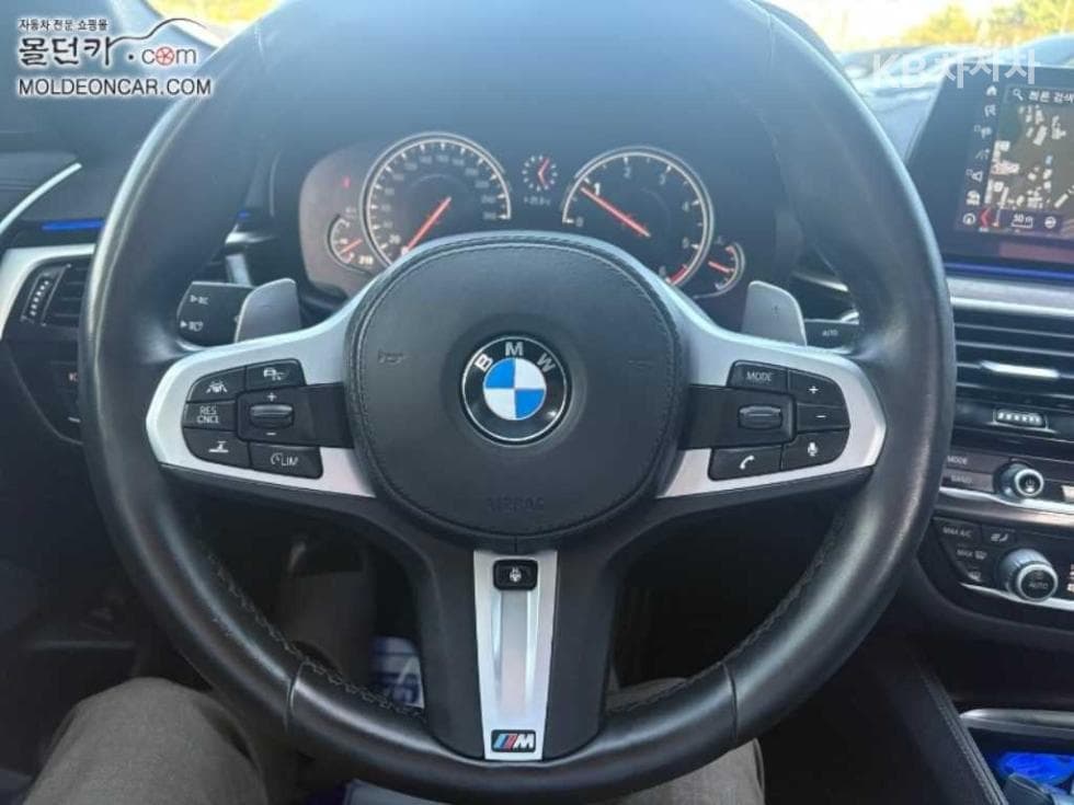 BMW - 5-Series | All New 520 xDrive M Sport Package Plus 10