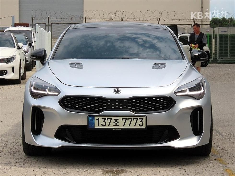 Kia Стингер