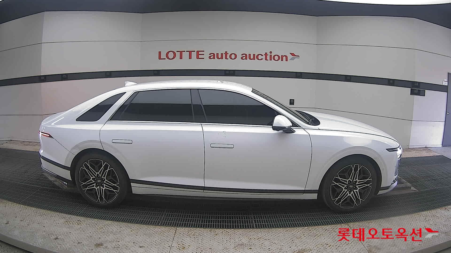 Hyundai - Grandeur | GN7 (G)2.5 Exclusive 2WD AT 16