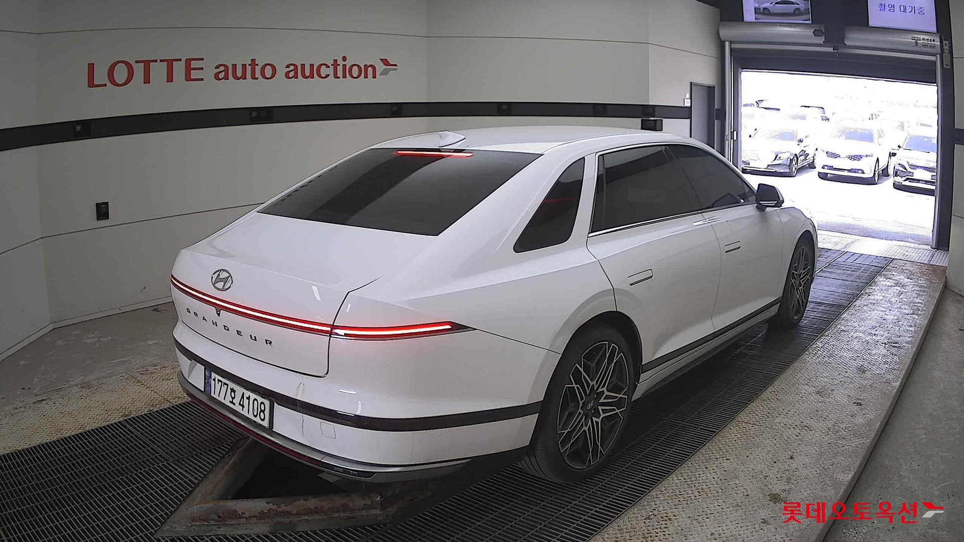 Hyundai - Grandeur | GN7 (G)2.5 Exclusive 2WD AT 12