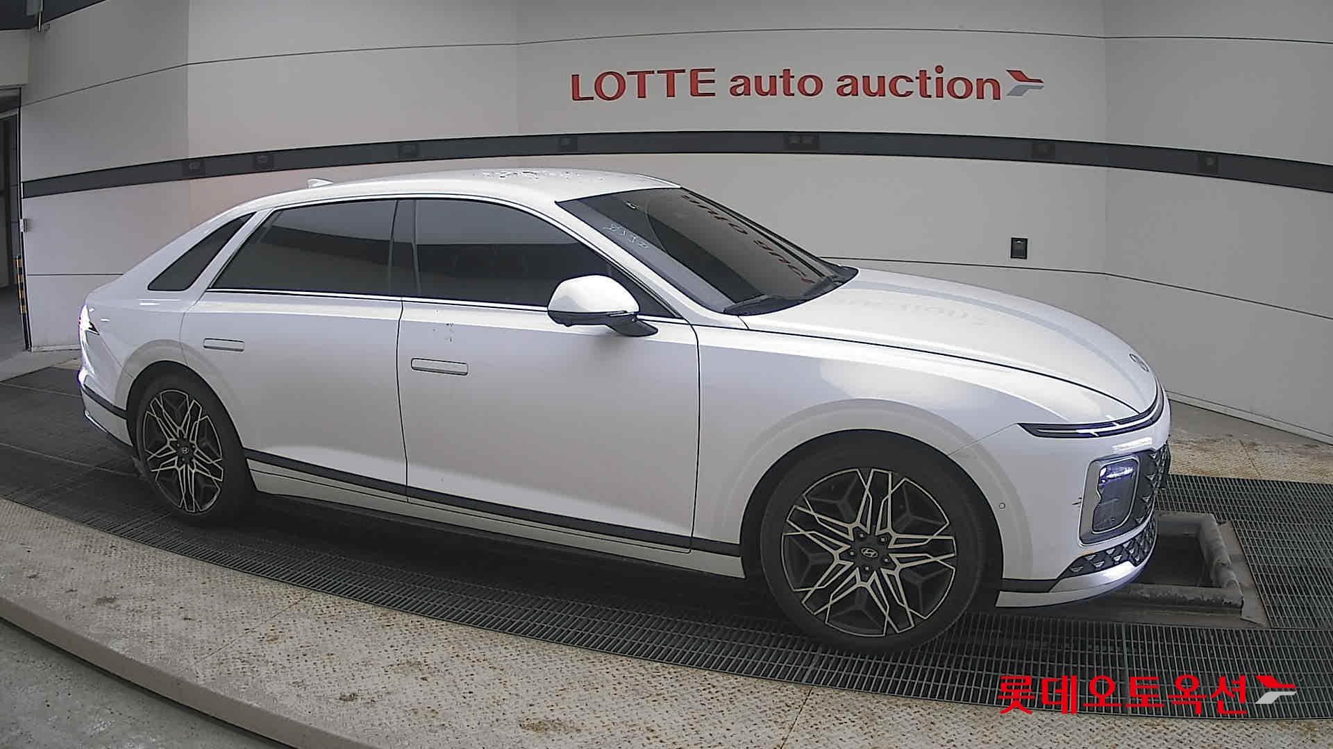 Hyundai - Grandeur | GN7 (G)2.5 Exclusive 2WD AT 17