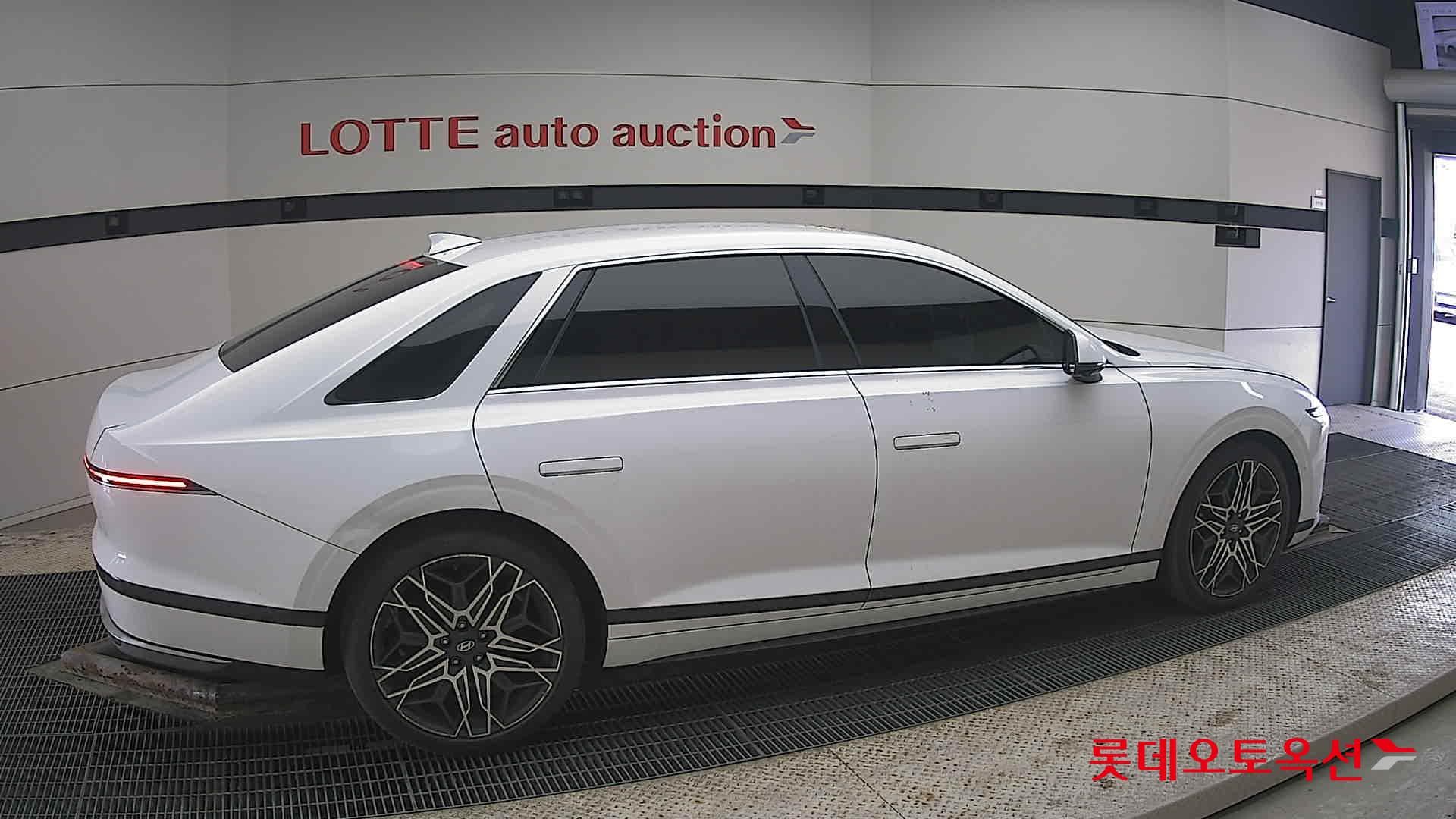 Hyundai - Grandeur | GN7 (G)2.5 Exclusive 2WD AT 15